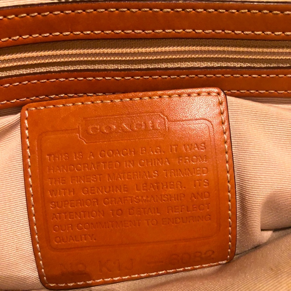 Coach purse - Picture 4 of 8